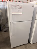 GE Energy Star 15.6cu.ft. Top-Freezer Refrigerator - Image 2